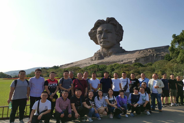 建投管線與戶外聯(lián)合黨支部重溫紅色記憶 、牢記使命初心