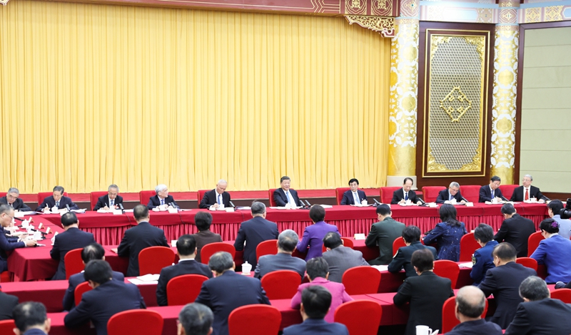 習(xí)近平在看望參加政協(xié)會議的民盟民進(jìn)教育界委員時(shí)強(qiáng)調(diào)： 強(qiáng)化教育對科技和人才支撐作用? 形成人才輩出人盡其才才盡其用生動(dòng)局面